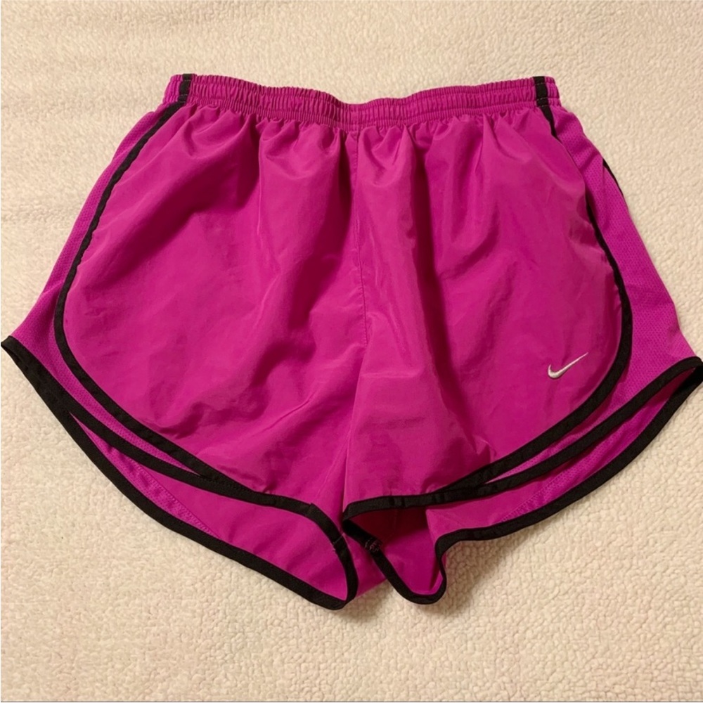 EUC - Nike Tempo Shorts